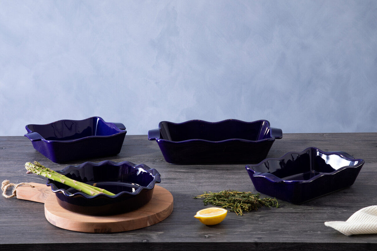 Round Dish with Curved Edges | Modern Retro