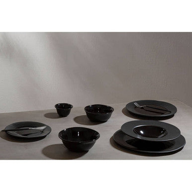 Black Stoneware Pizza Plate | Hygge