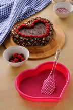Hallie Silicone Mould and Spatula Baking Set | Heart