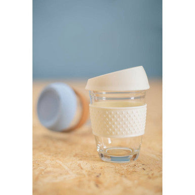 Glass Mug with Cream Silicone Band Lid | Mimo