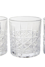 Diamond Pattern Decanter with Four Glasses | Dayla