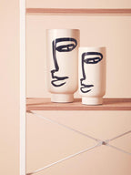 Viso Small Black And White Face Vase