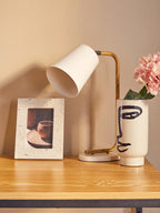 Viso Small Black And White Face Vase