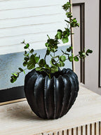 Black Textured Vase | Broc