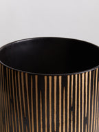 Small Black and Cream Finish Planter | Kiso