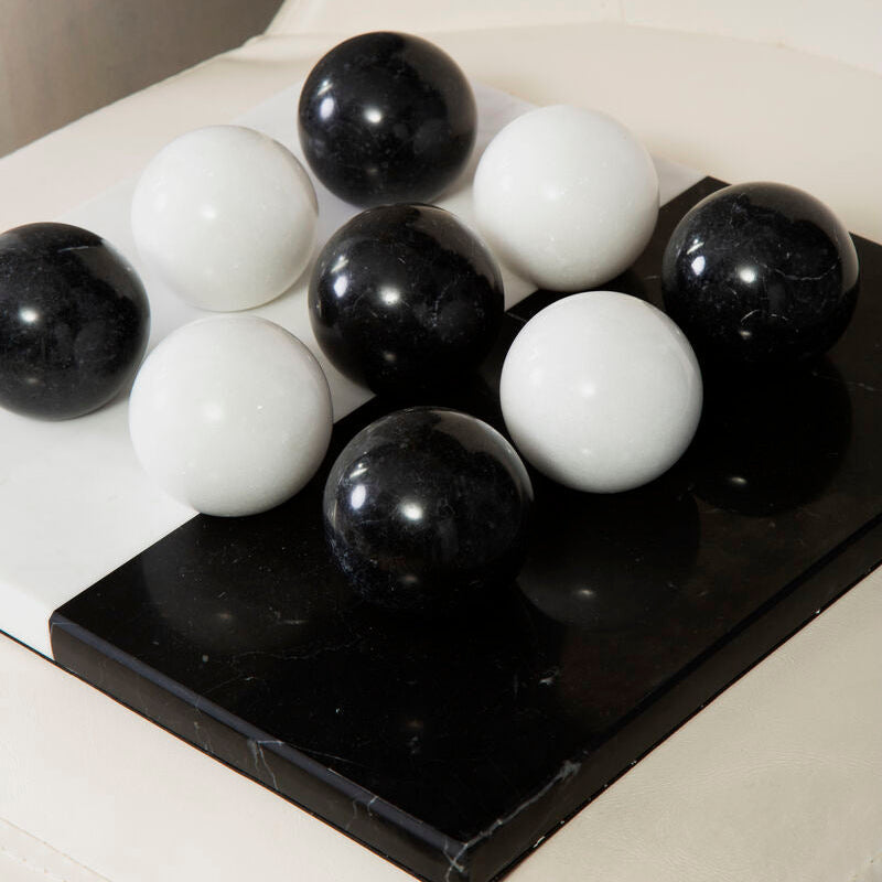 Black and White Tic Tac Toe Marble Game | Flos