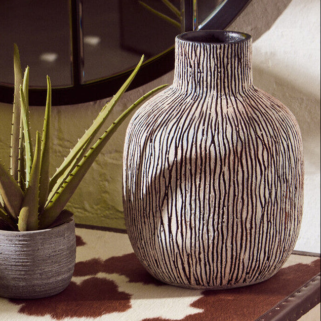 Earthenware Vase | Arid
