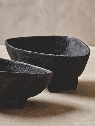 Set of Two Textured Black Bowls | Deriva