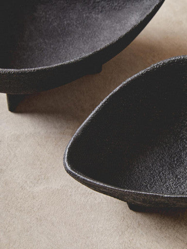 Set of Two Textured Black Bowls | Deriva