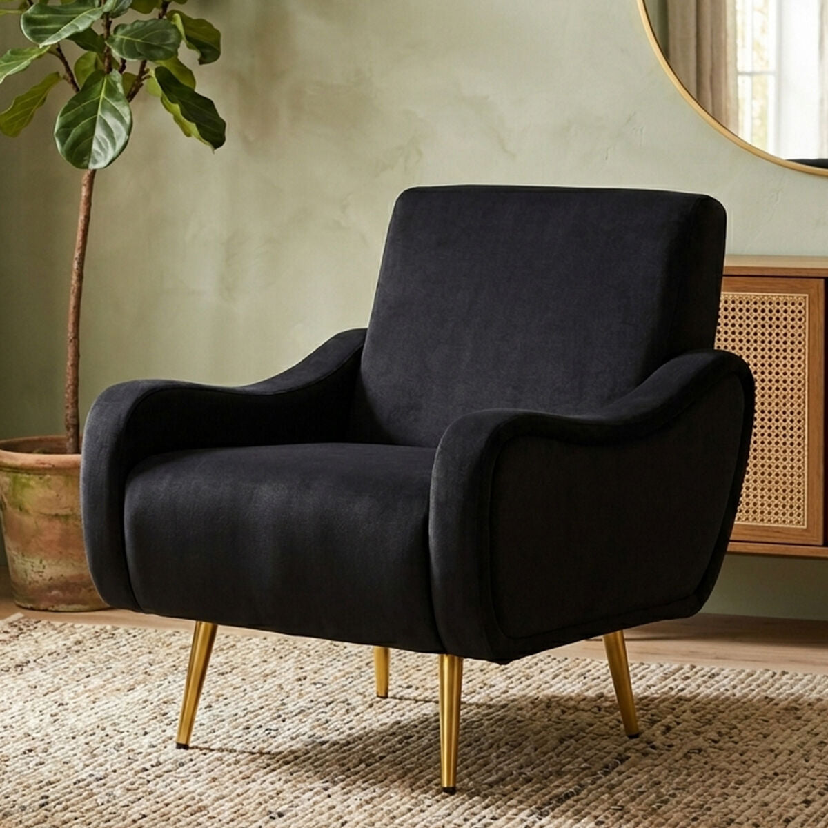 Black Armchair | Holli