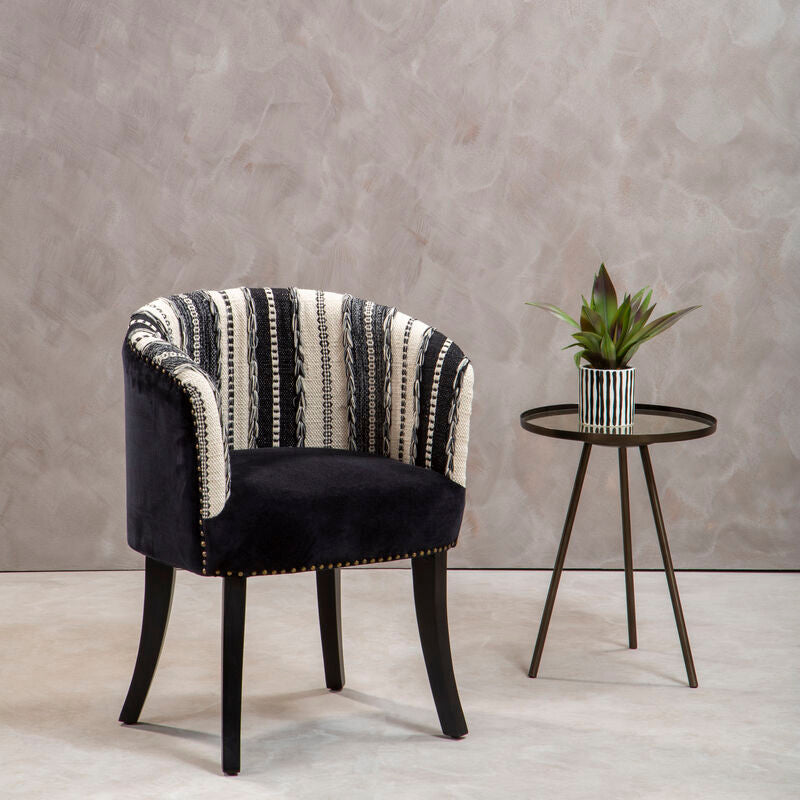 Black and White Chair | Cefena