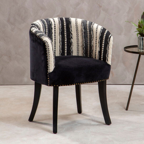 Black and White Chair | Cefena