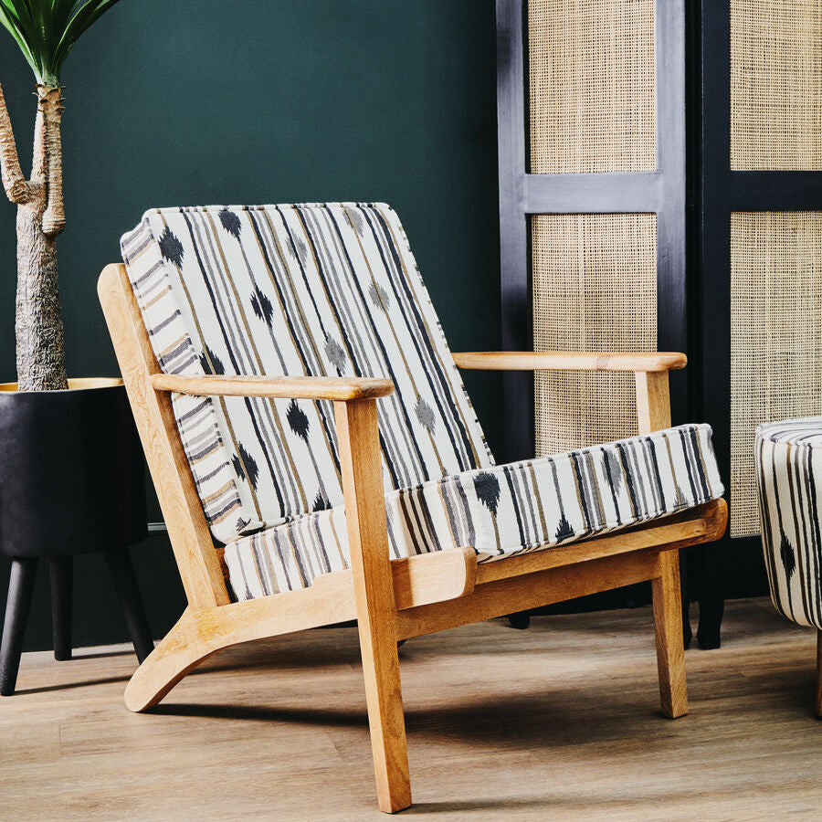 Armchair with Angular Arms | Cefena