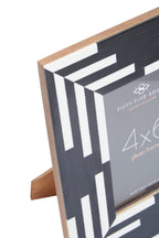 Donato 4In X 6In Black And White Stripe Photo Frame