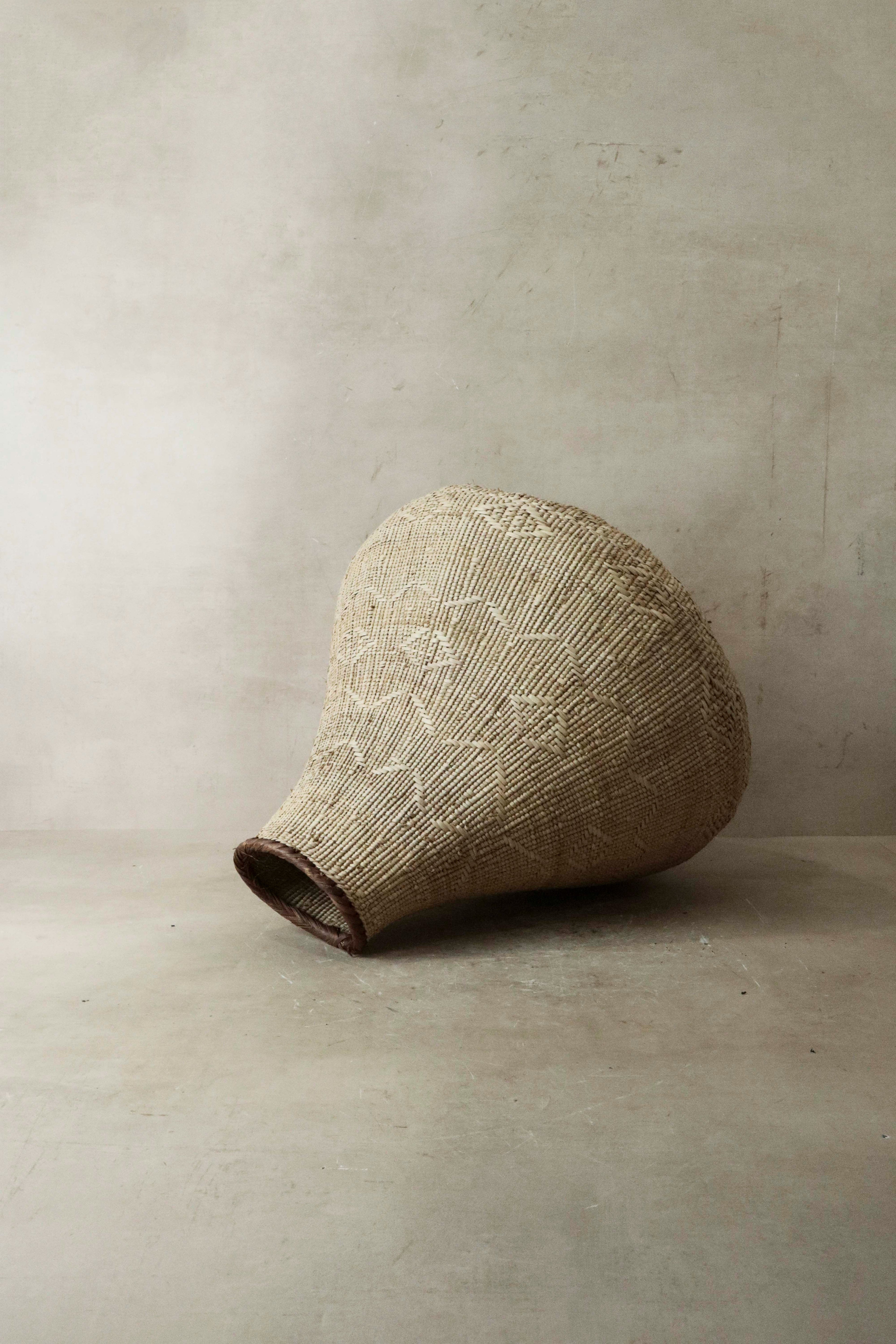 Garlic Gourd woven basket - Zimbabwe - 53.2