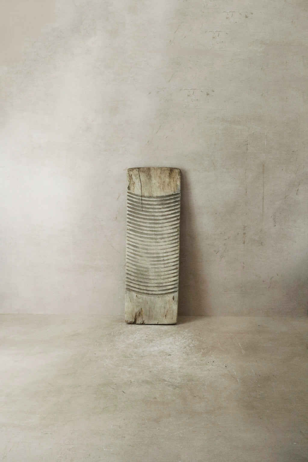 Vintage Elm Wooden Washboard - 2