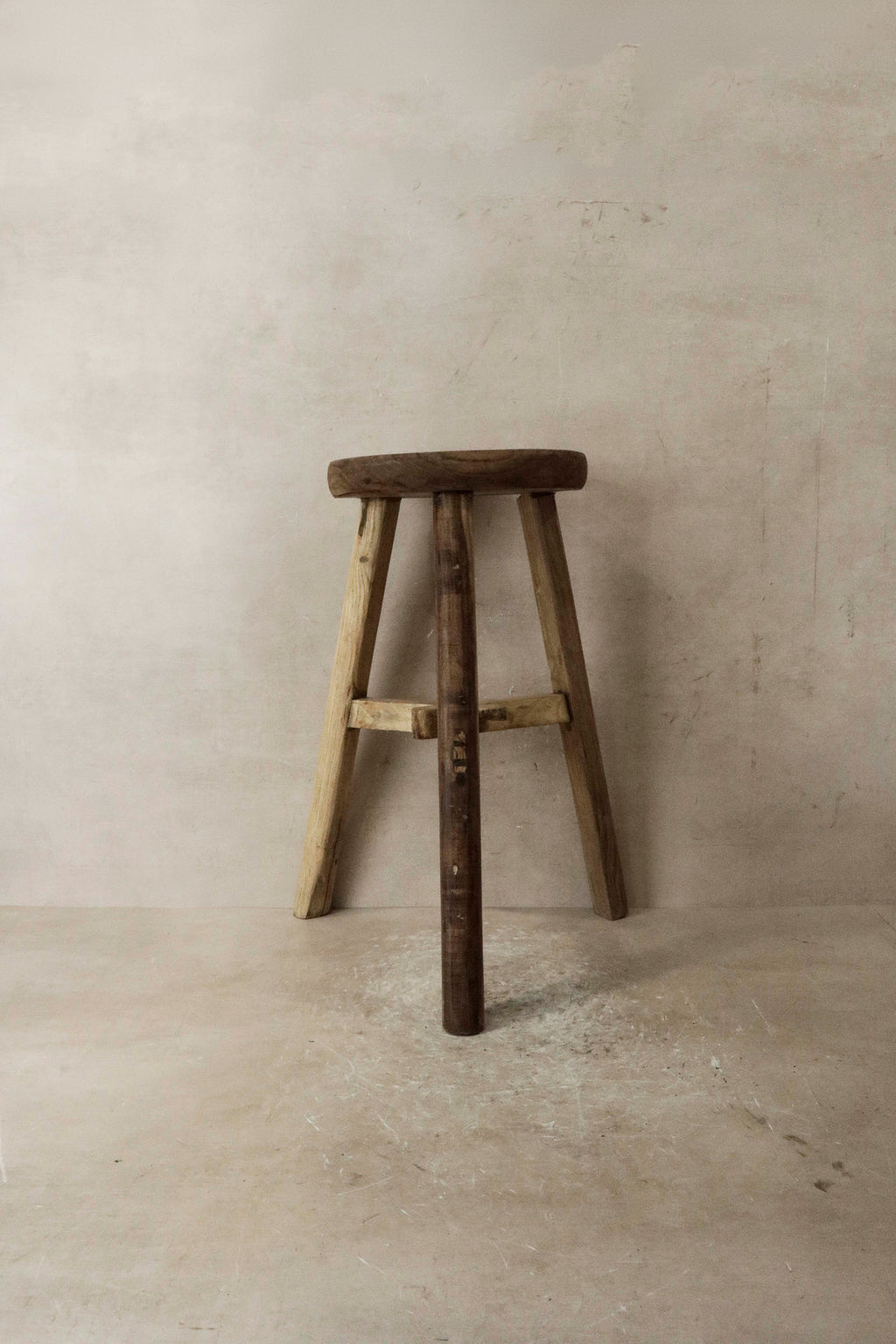 Vintage Rustic Elm Wood Stool - Round - No 39