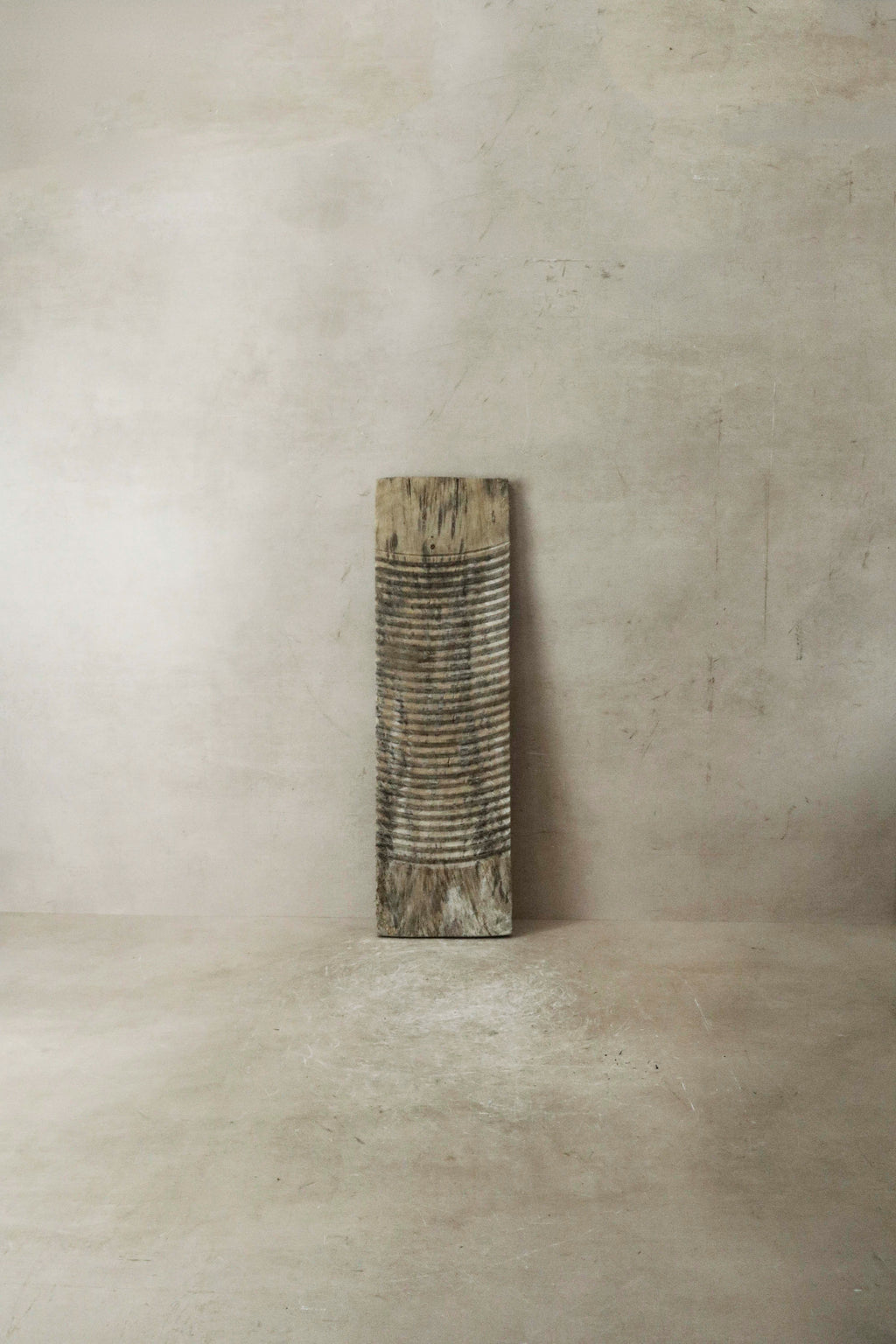 Vintage Elm Wooden Washboard - 4