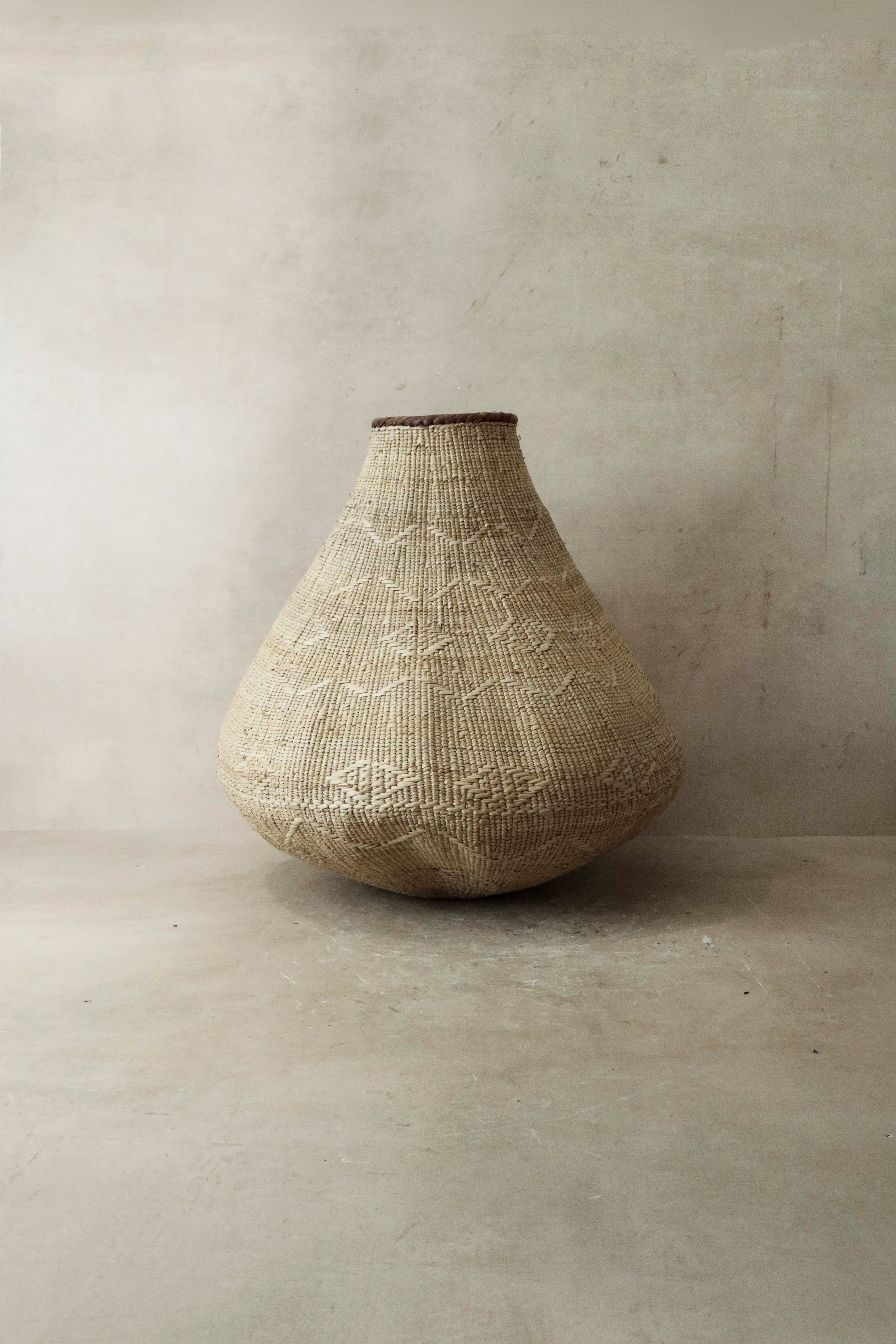Garlic Gourd woven basket - Zimbabwe - 53.2