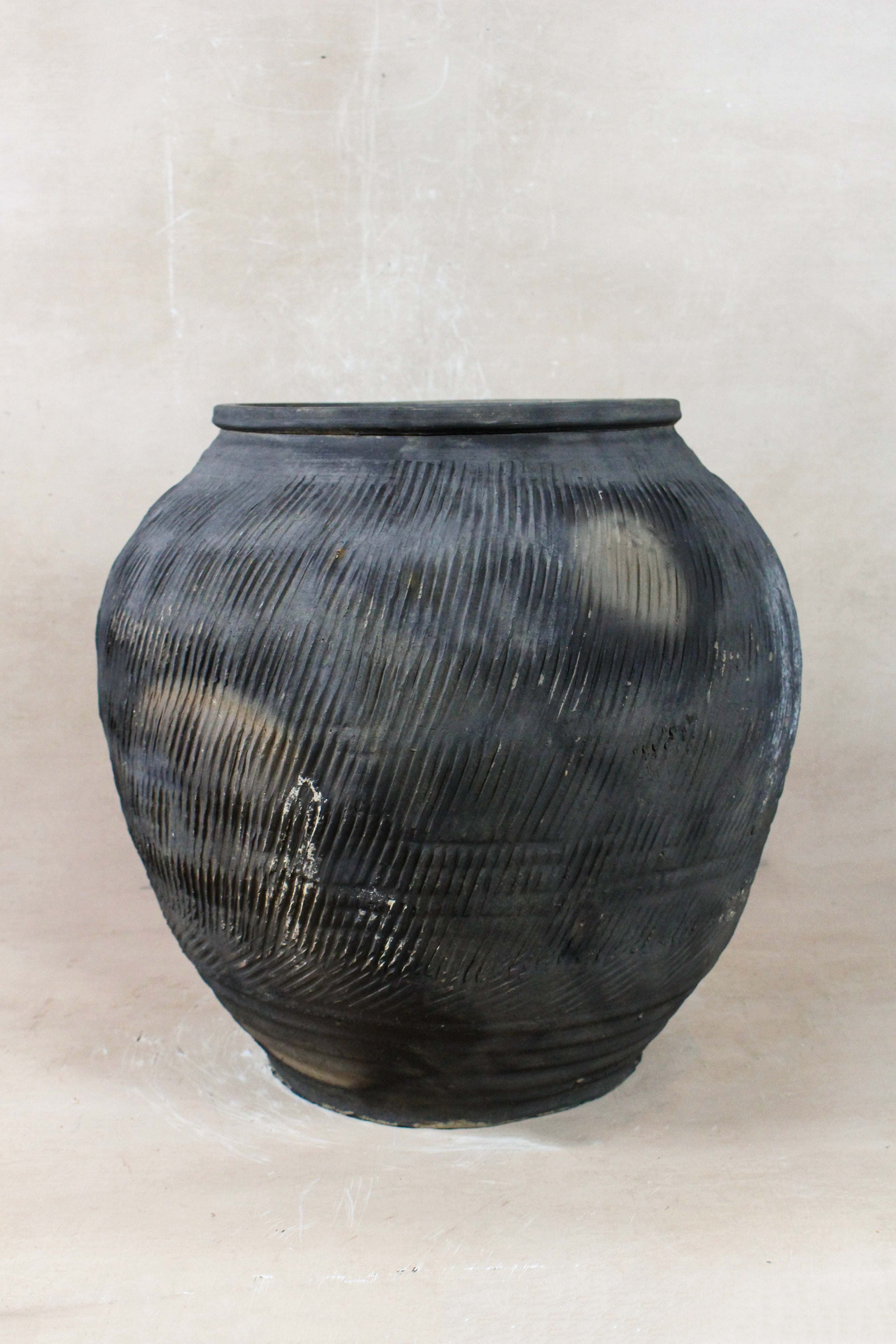 Vintage Textured Grey Pot - VT16
