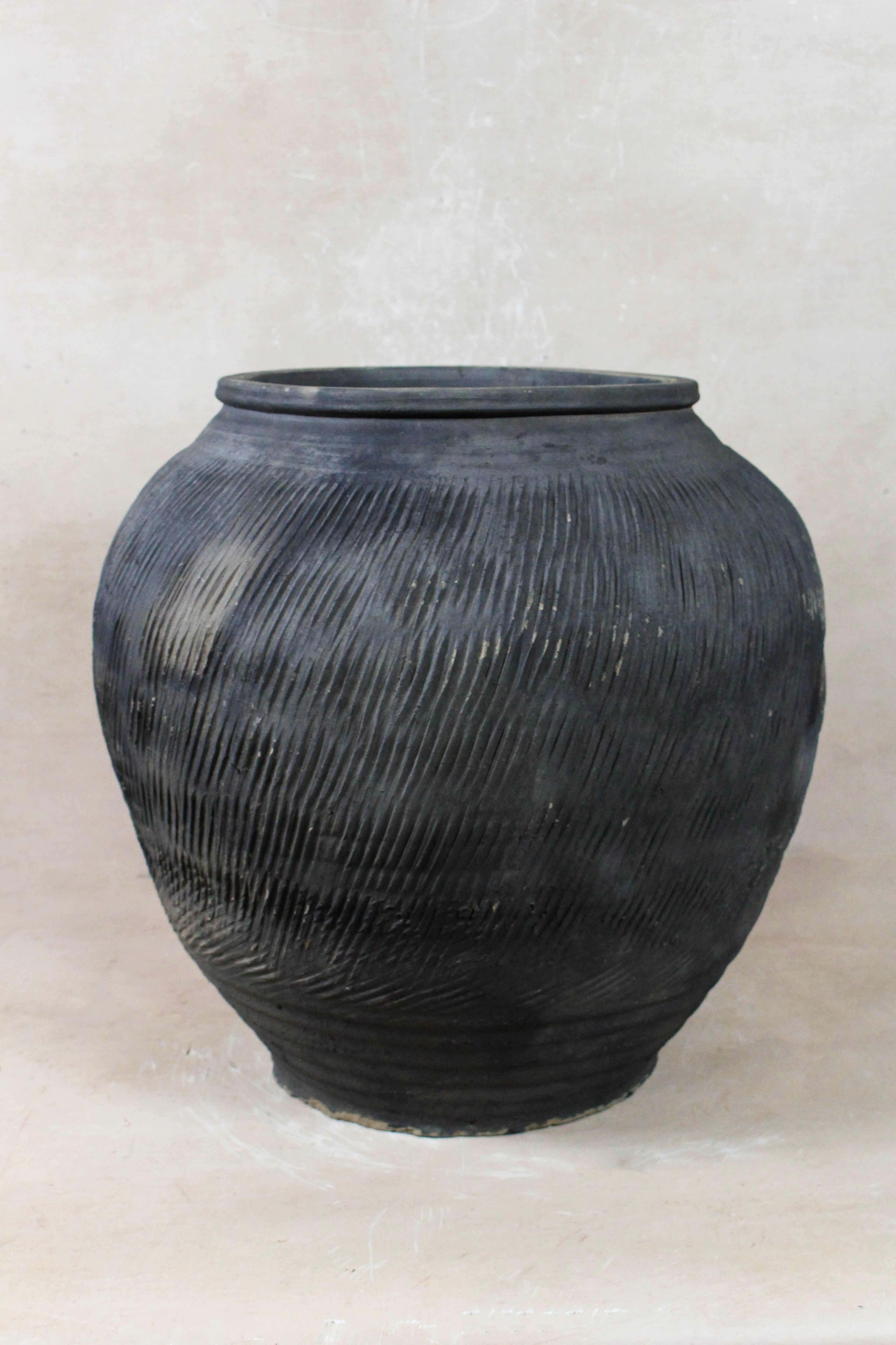Vintage Textured Grey Pot - VT16