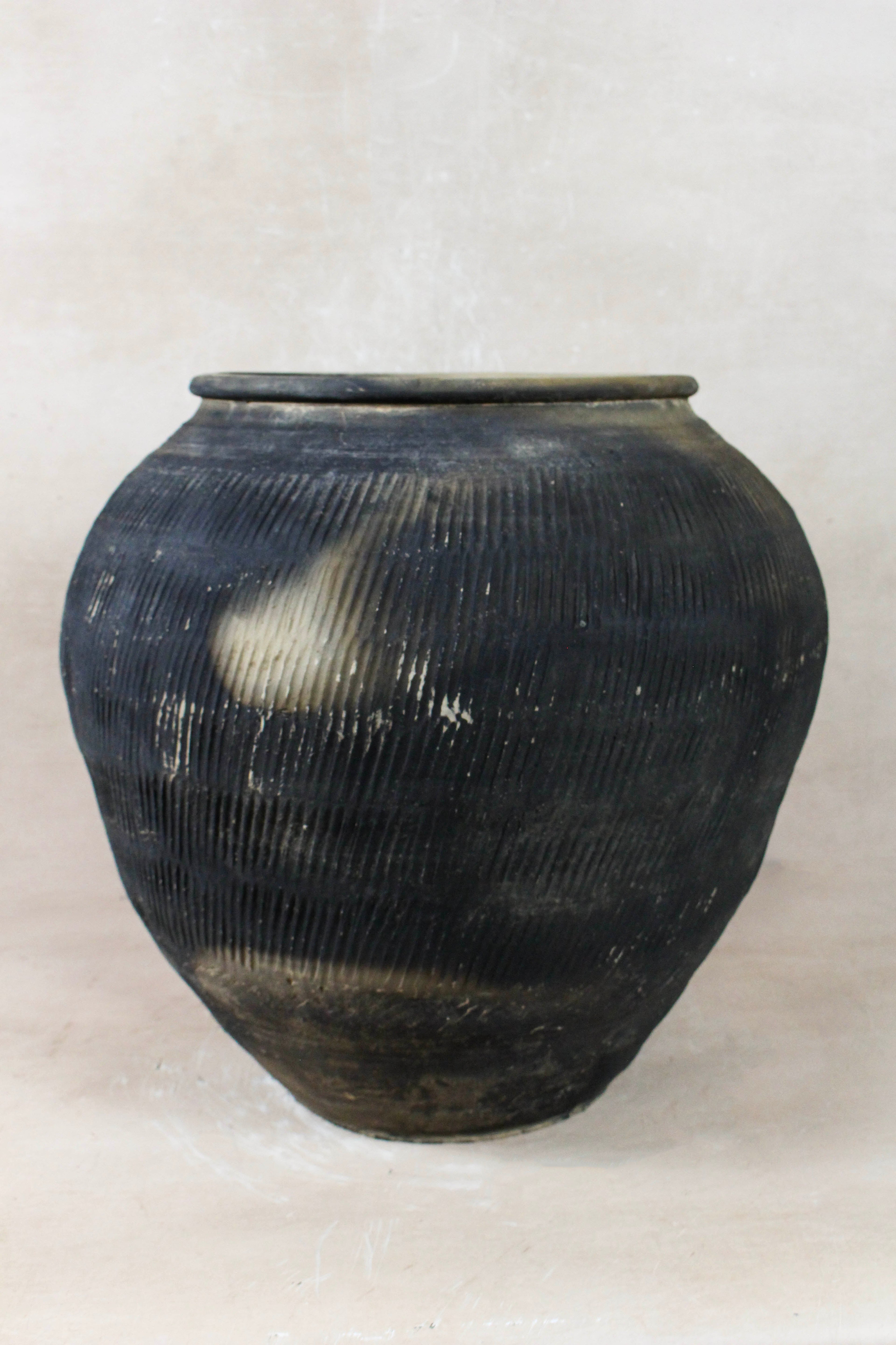 Vintage Textured Grey Pot - VT17