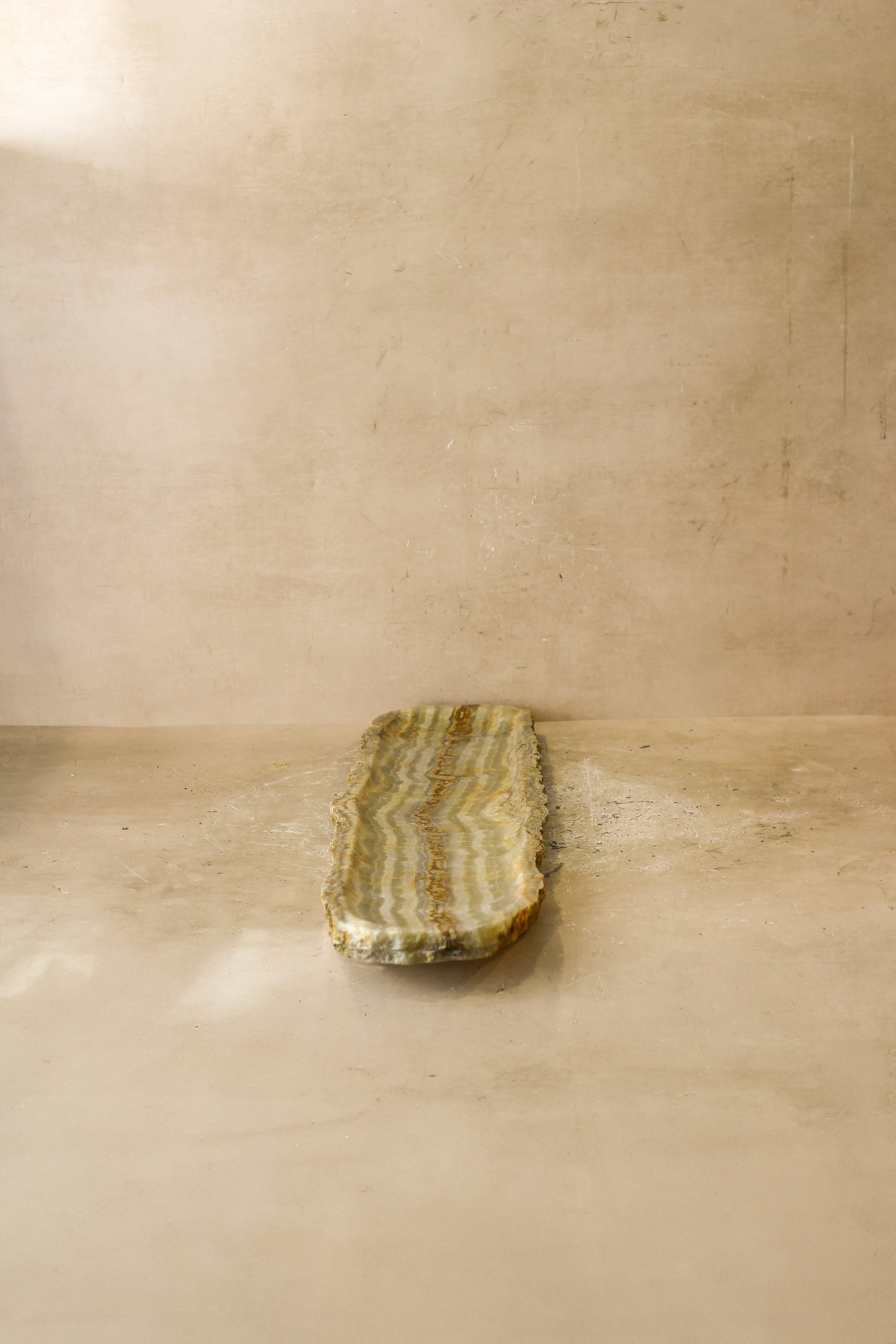 Premium Onyx Tray Raw Edge No 15