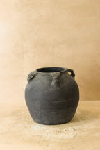 Vintage Lion Ears Dark Pot - De4.11