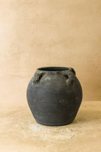 Vintage Lion Ears Dark Pot - De4.14