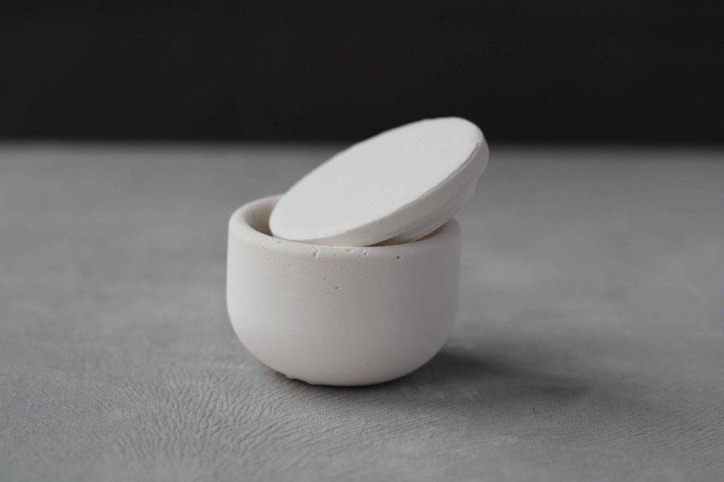 WHITE CONCRETE SMALL JEWELLERY HOLDER, WHITE CONCRETE TEALIGHT HOLDER