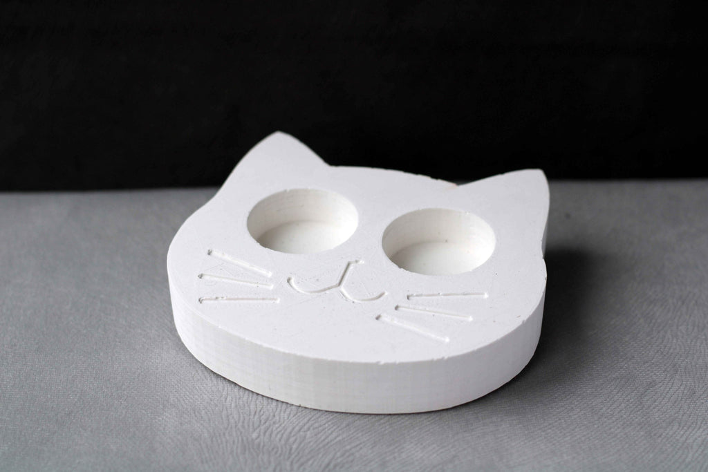 WHITE CONCRETE CAT-FACE TEALIGHT HOLDER
