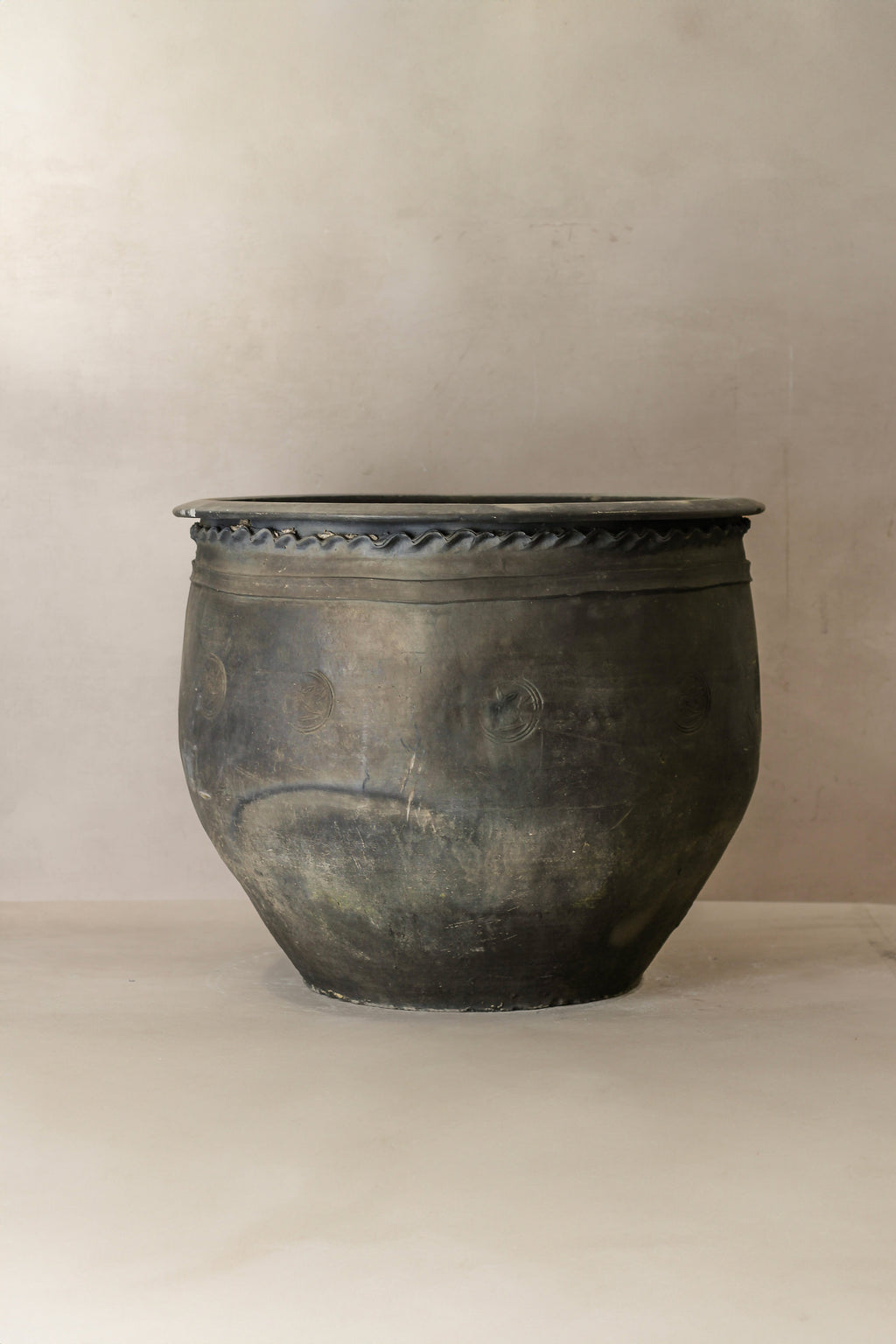 Big Old Grey Asian Pots - L015