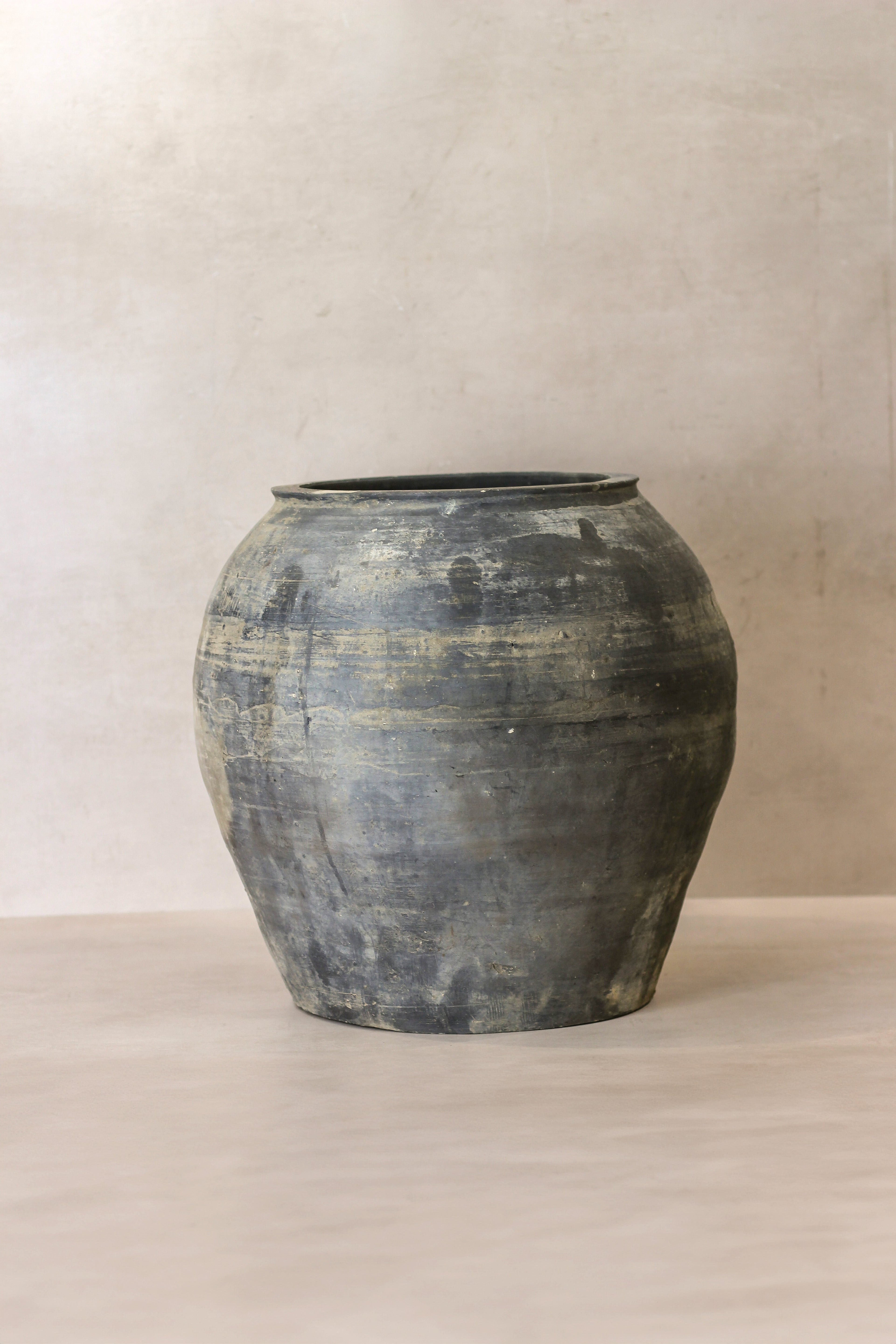 Vintage Dark Pot - No 69