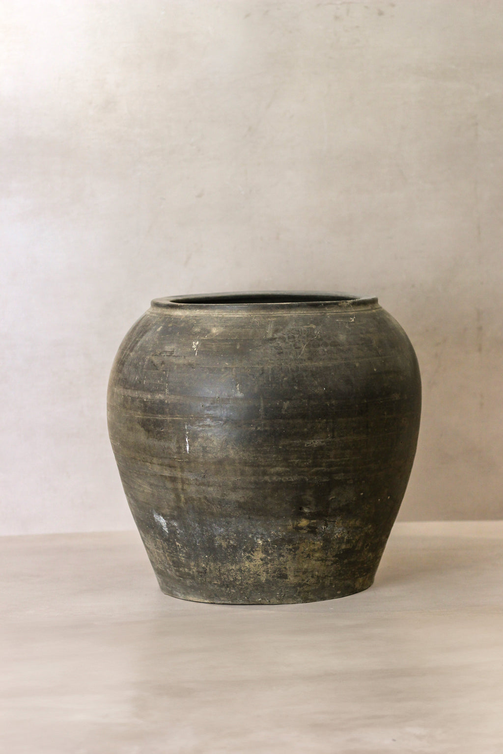 Vintage Dark Pot - No 70