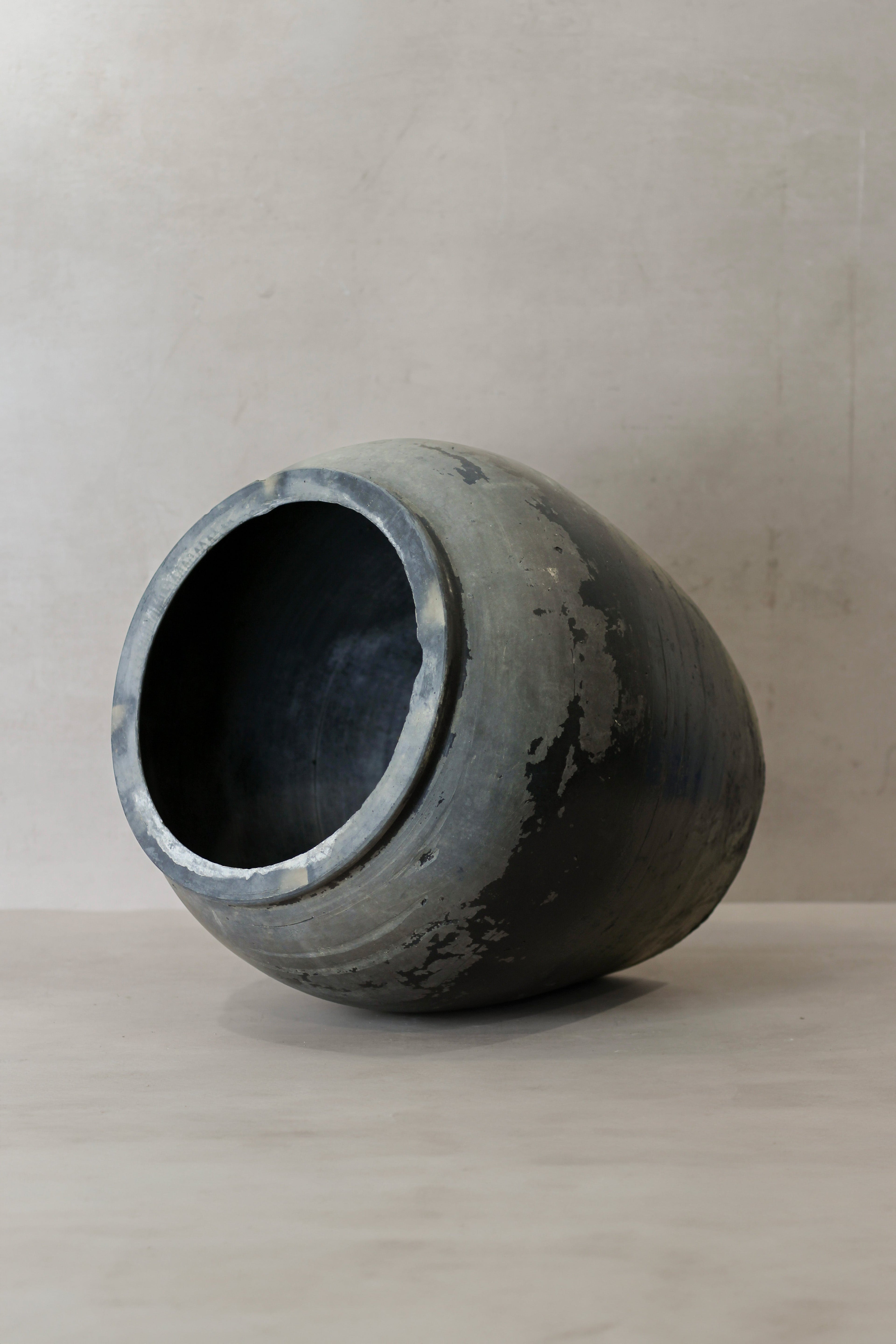 Vintage Dark Pot - No 74