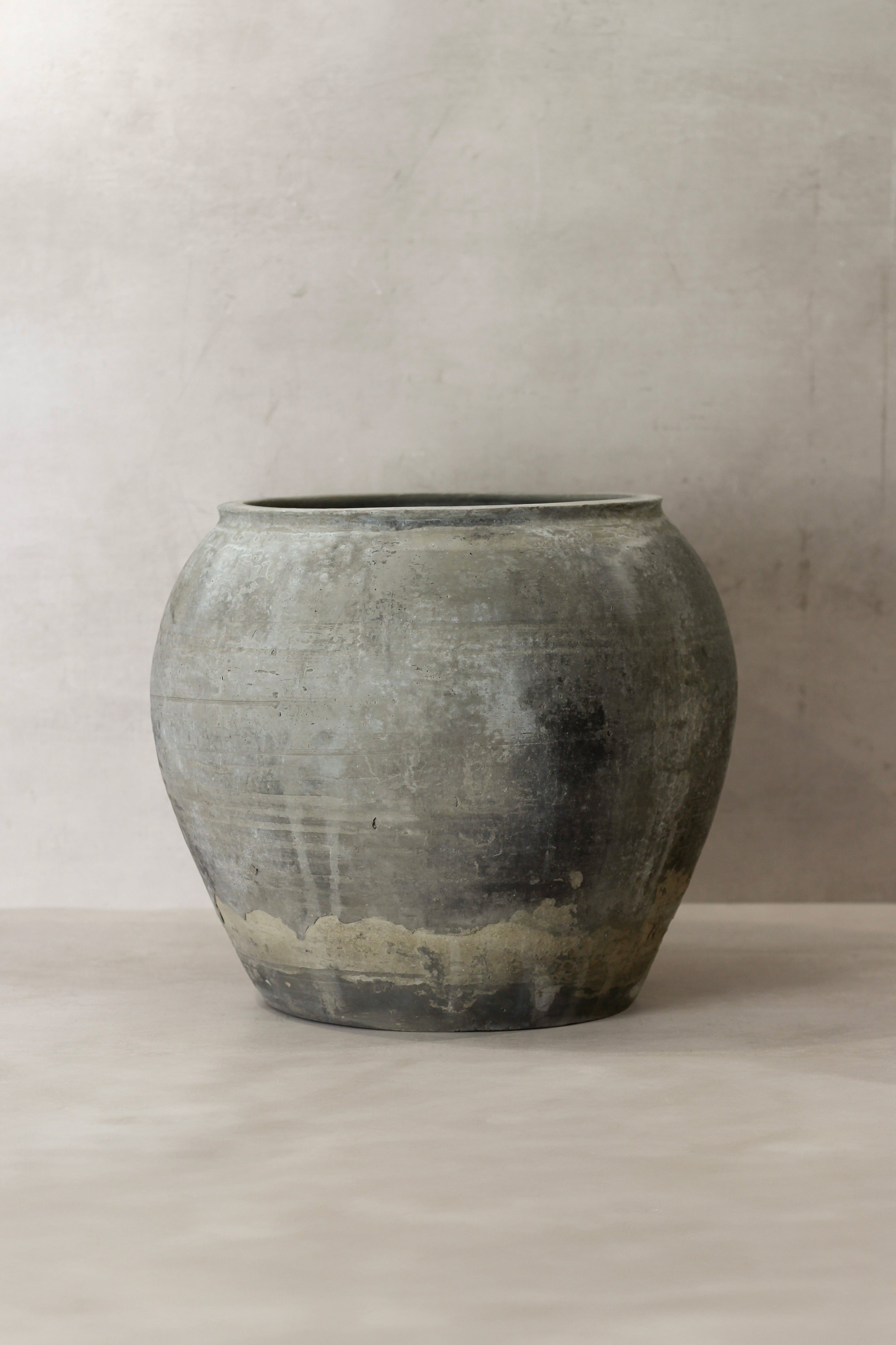 Vintage Dark Pot - No 75