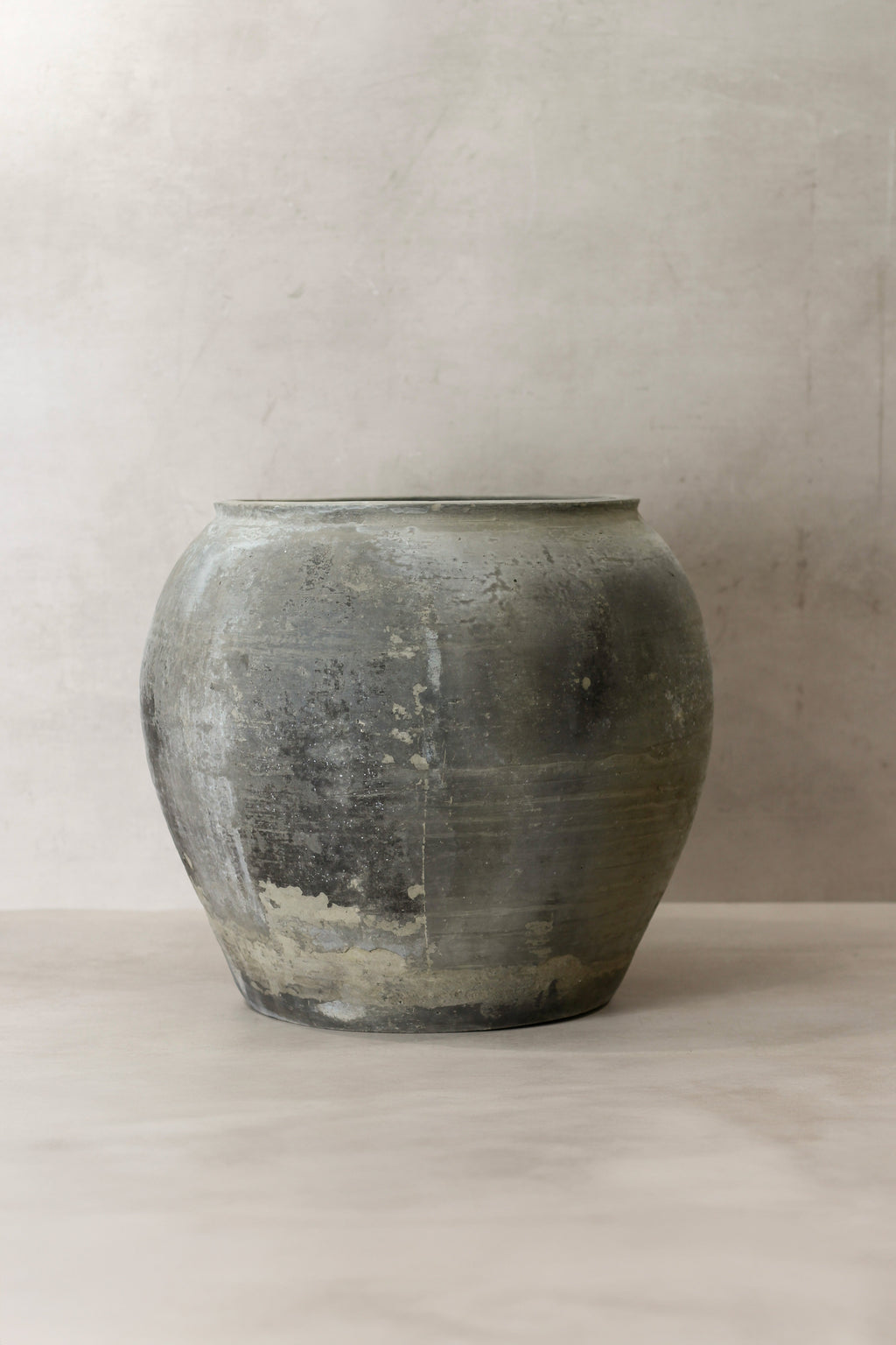 Vintage Dark Pot - No 75
