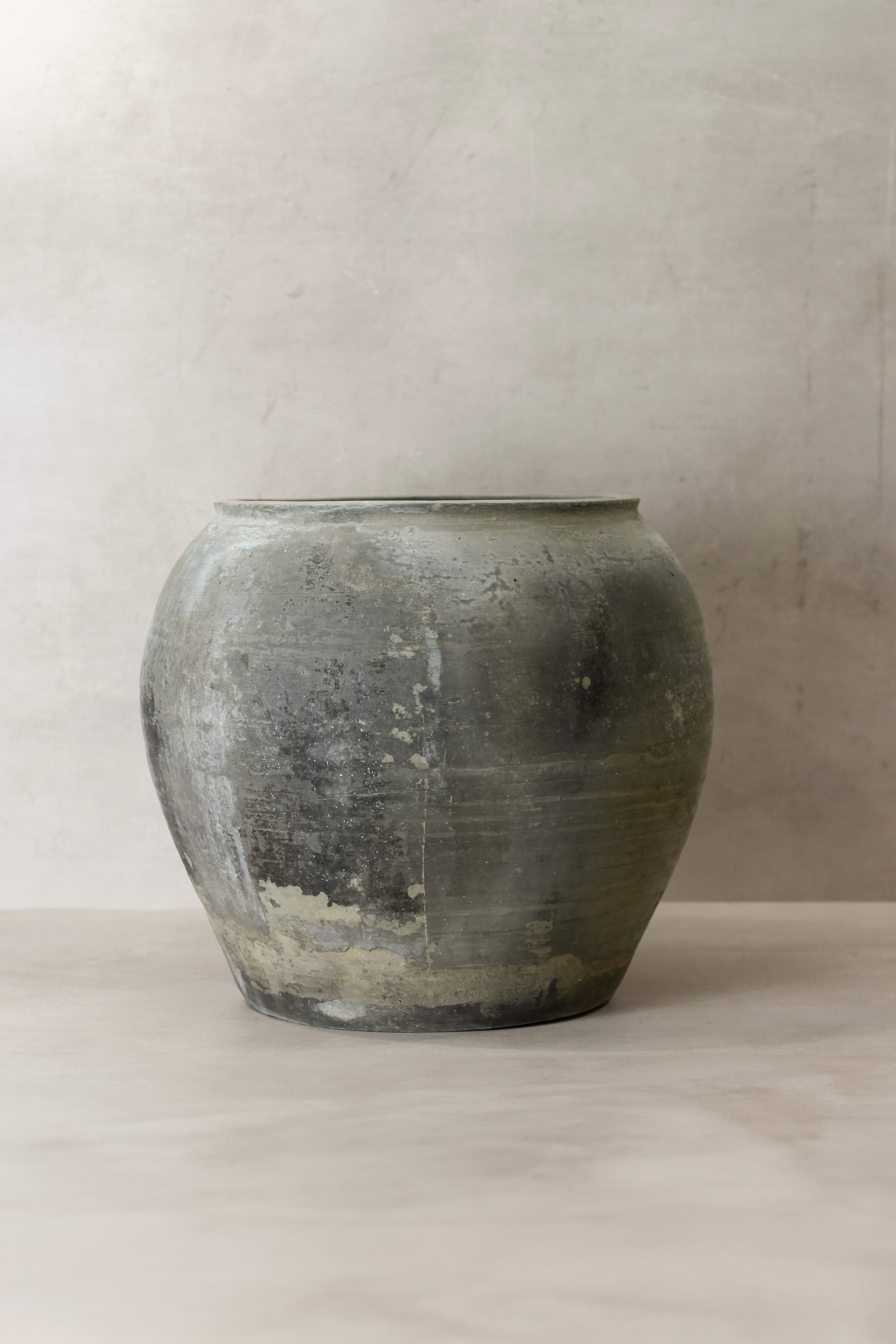 Vintage Dark Pot - No 75