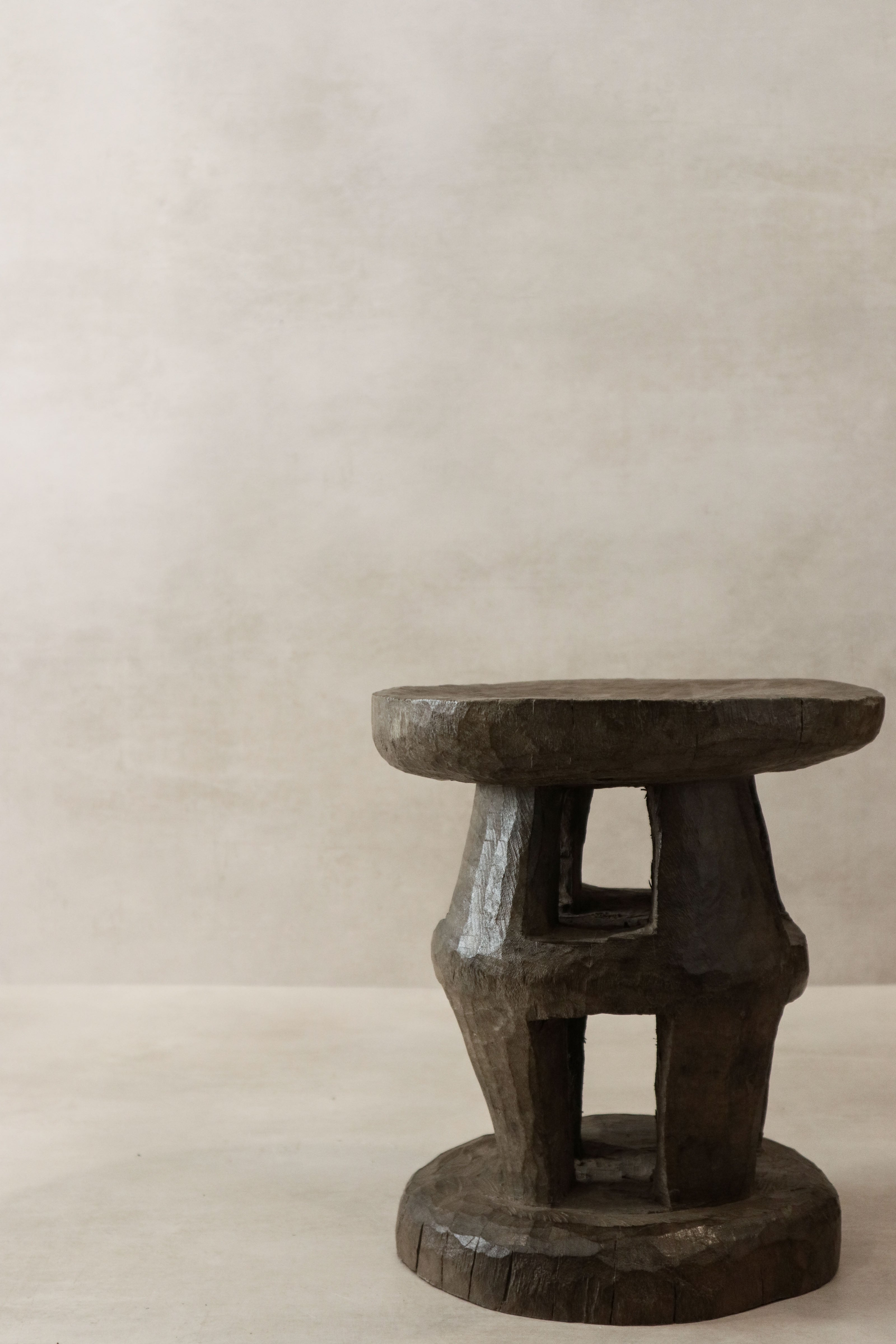 Tonga Stool - 102.3