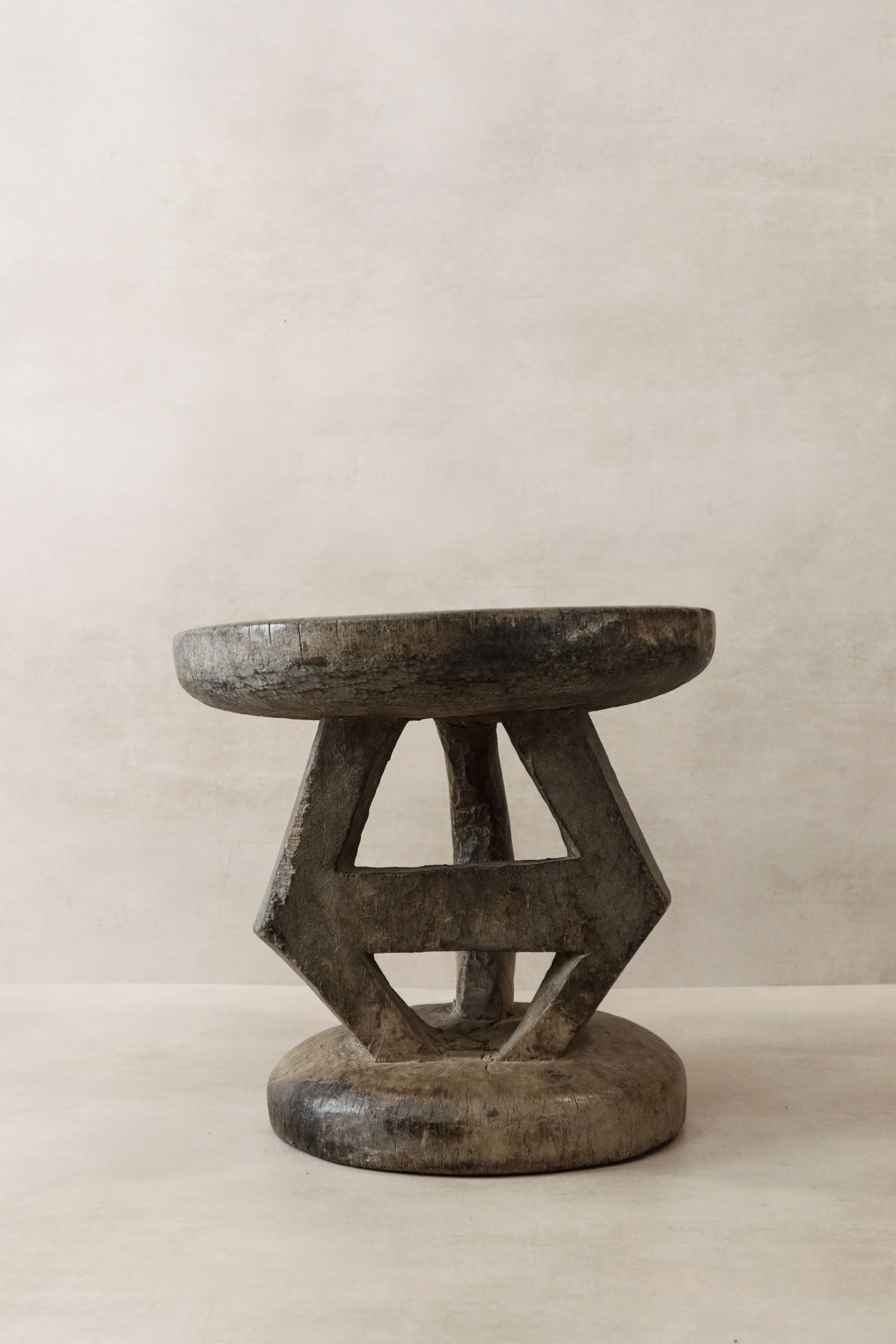 Tonga Stool - 37.2