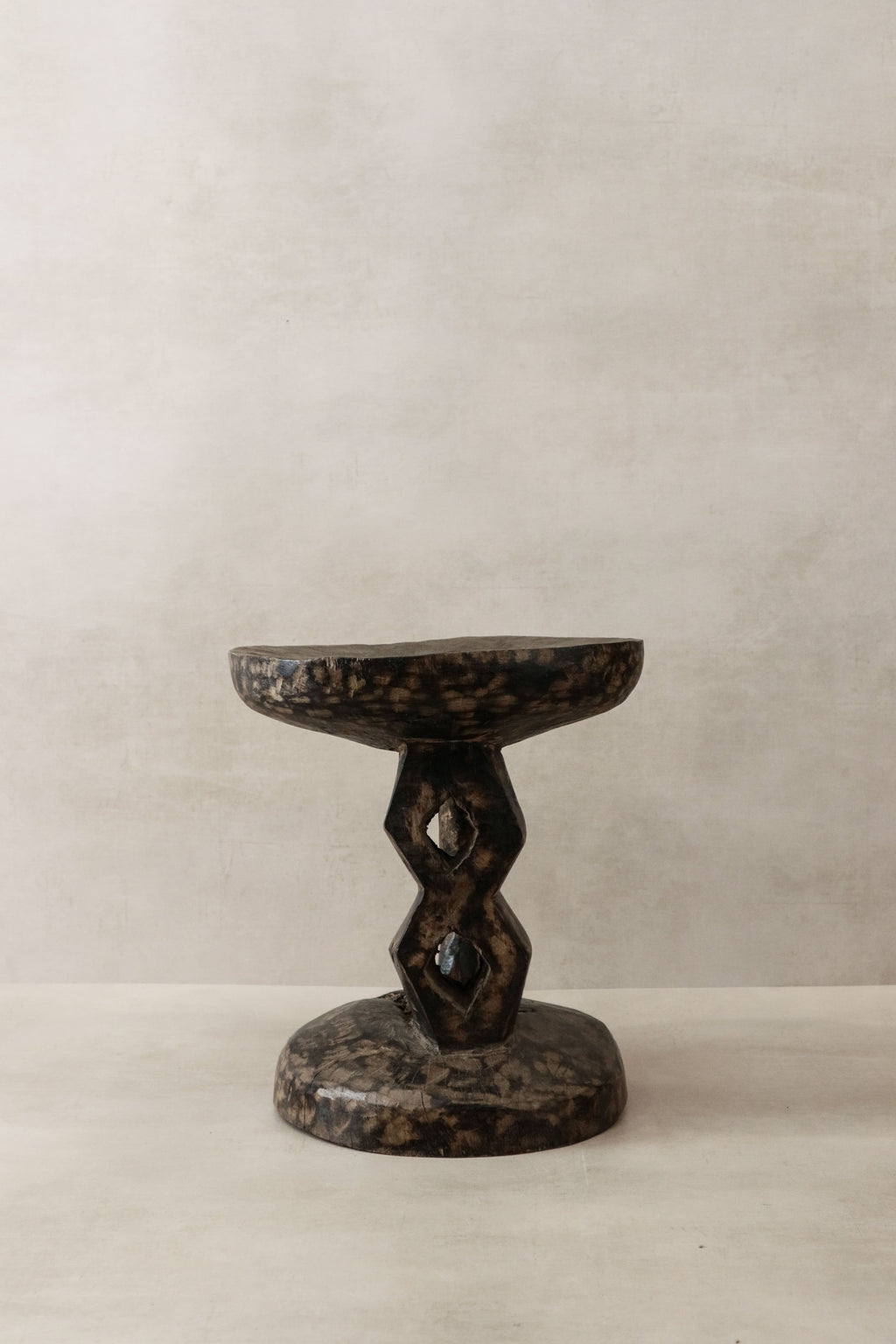 Tonga Stool - 101.2