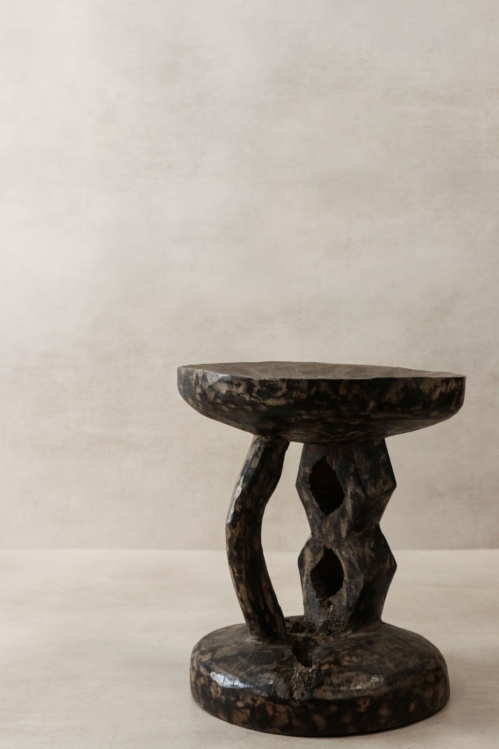 Tonga Stool - 101.2