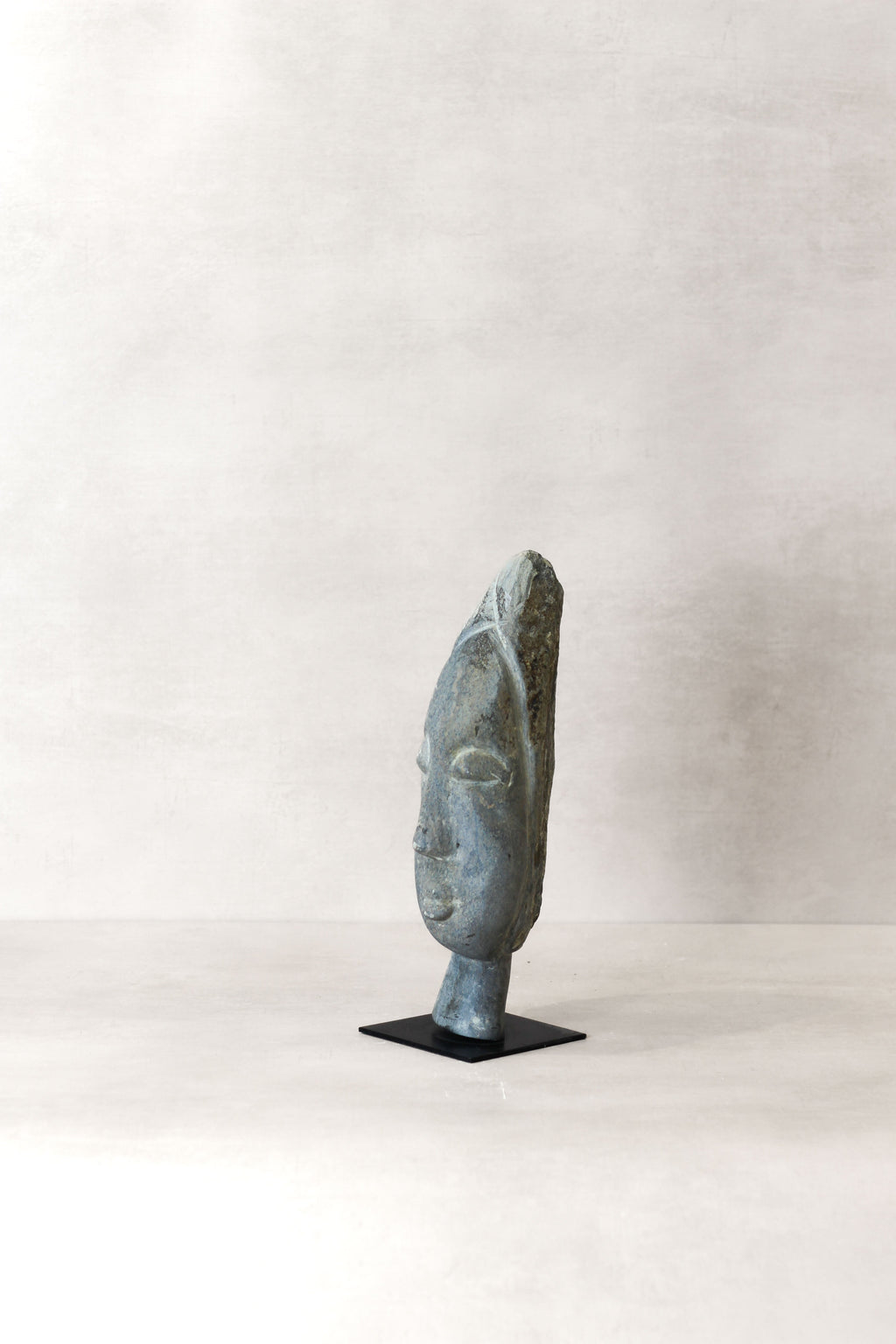 Stone head sculpture by Rizimu Chiwawa Zimbabwe (3110)