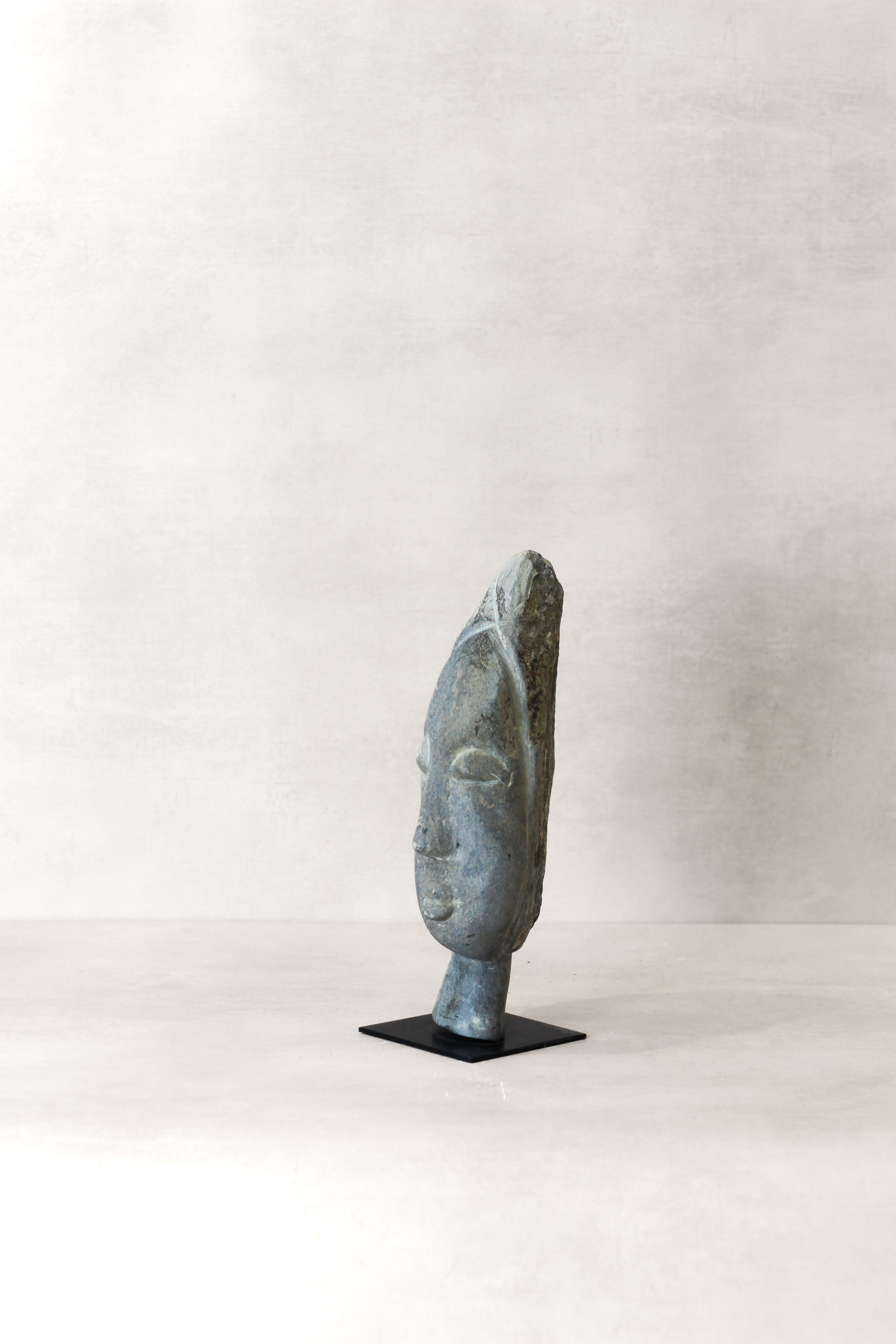 Stone head sculpture by Rizimu Chiwawa Zimbabwe (3110)