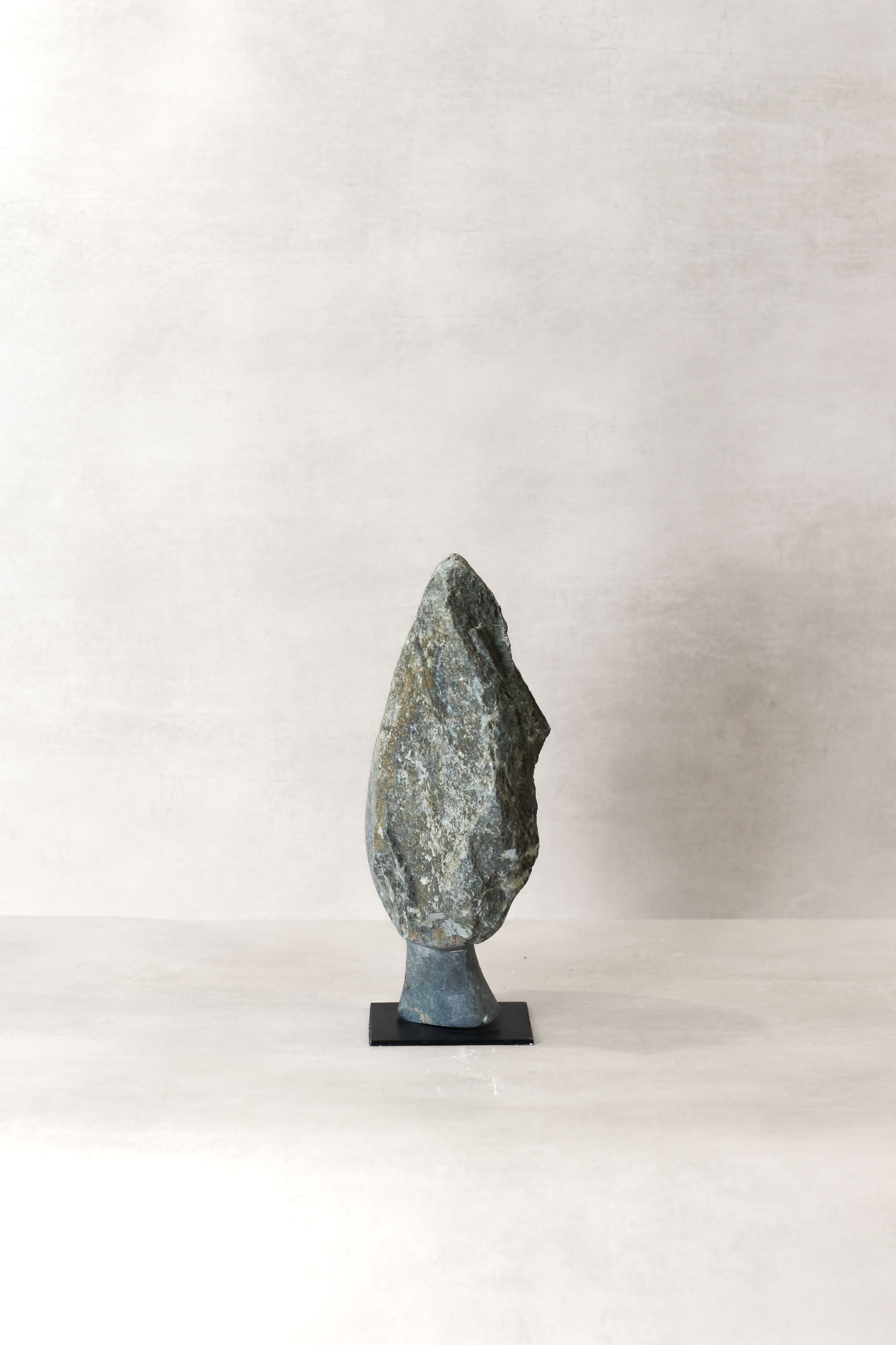 Stone head sculpture by Rizimu Chiwawa Zimbabwe (3110)