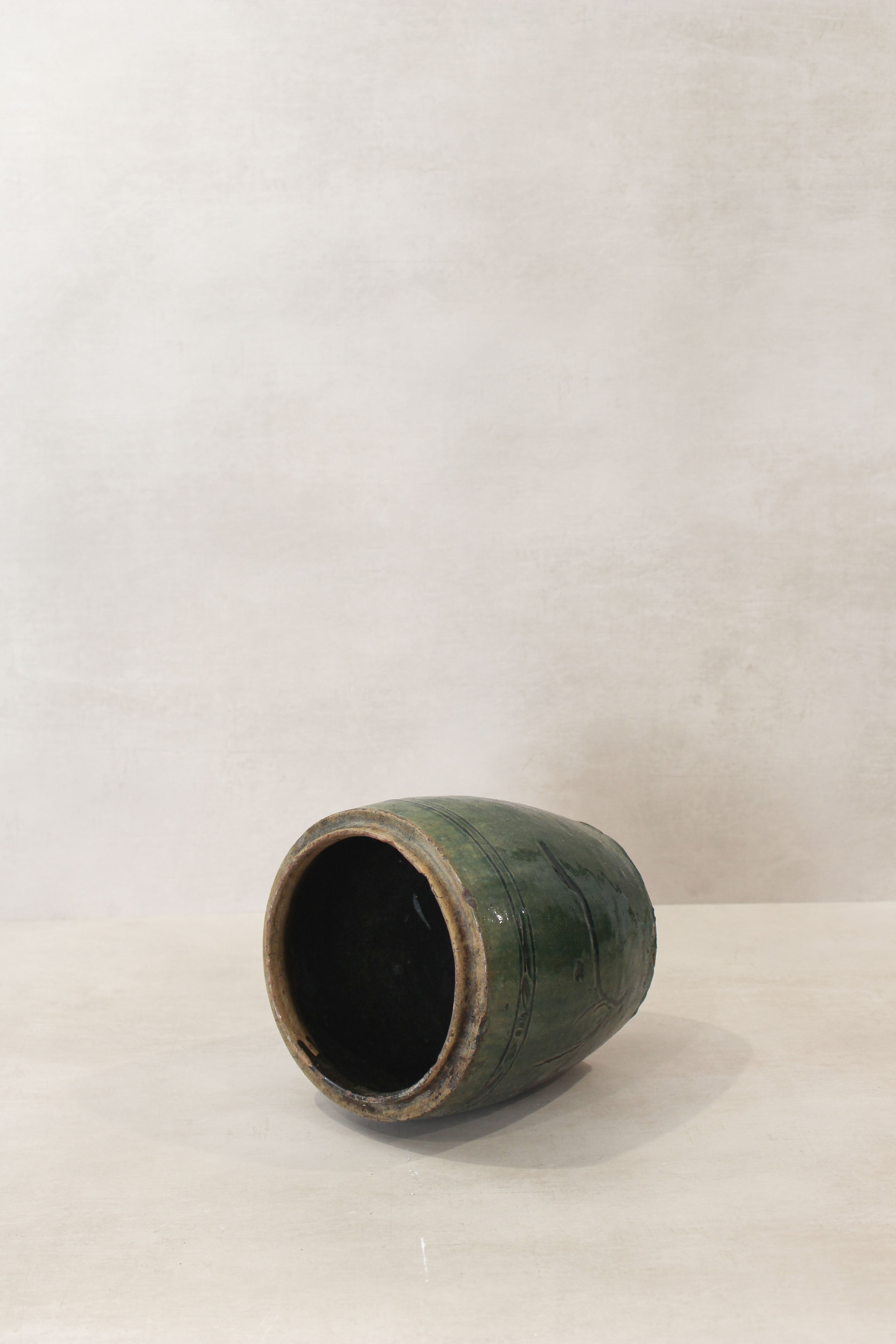 Vintage Emerald Green Pot - No 8