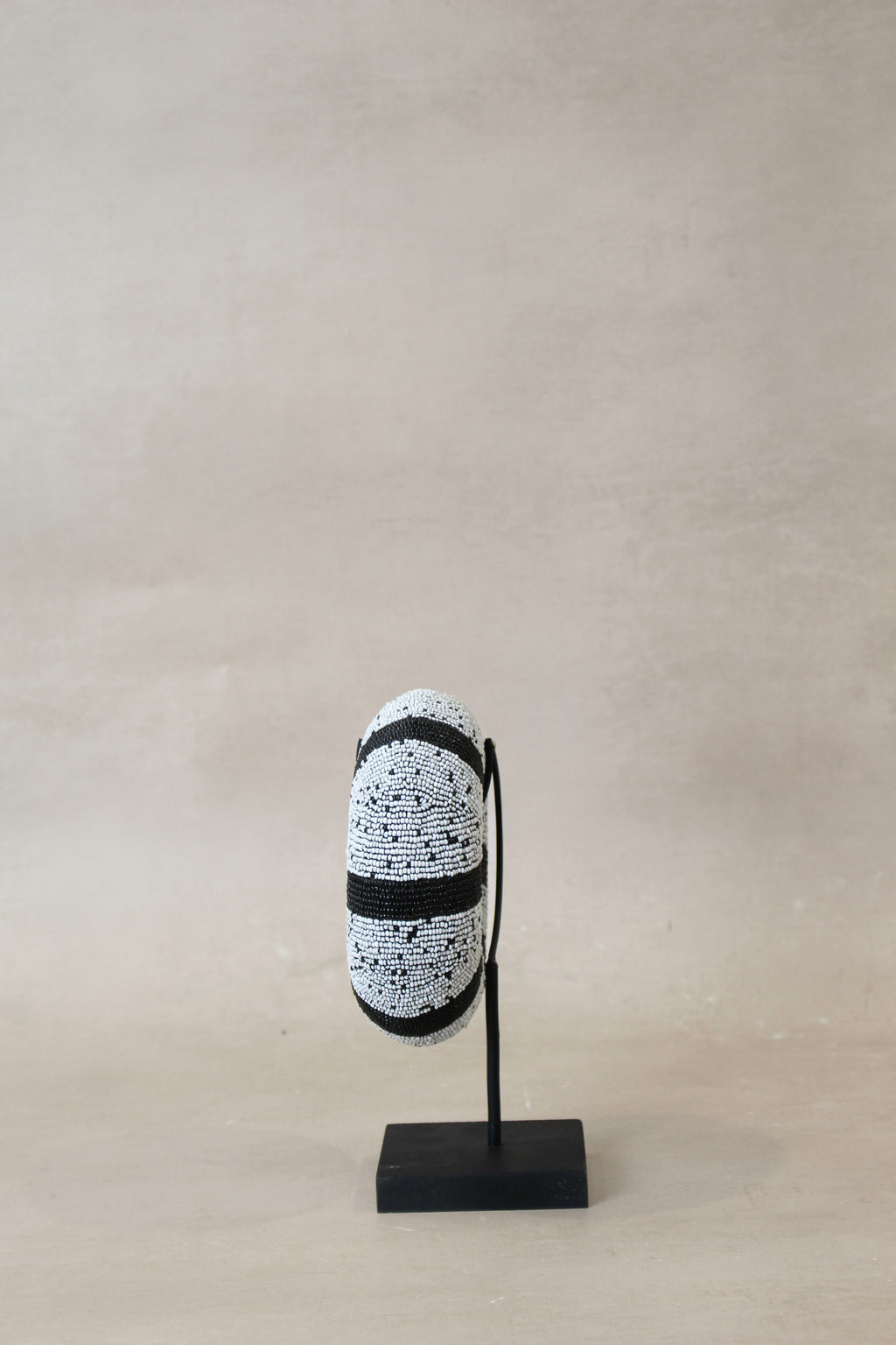 Cameroon beaded bracelet - Black and White