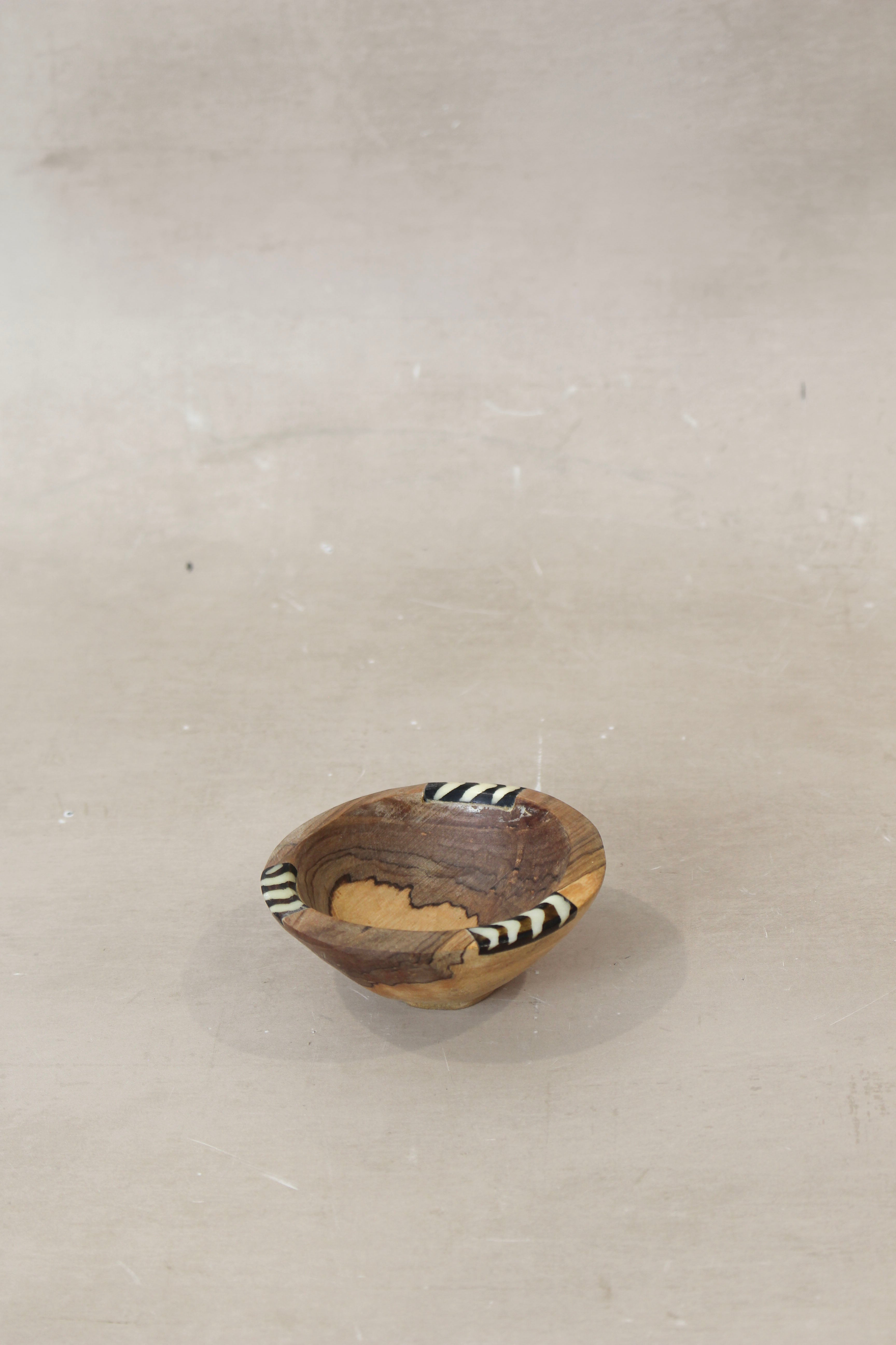 Wooden dish with inlay| WD01