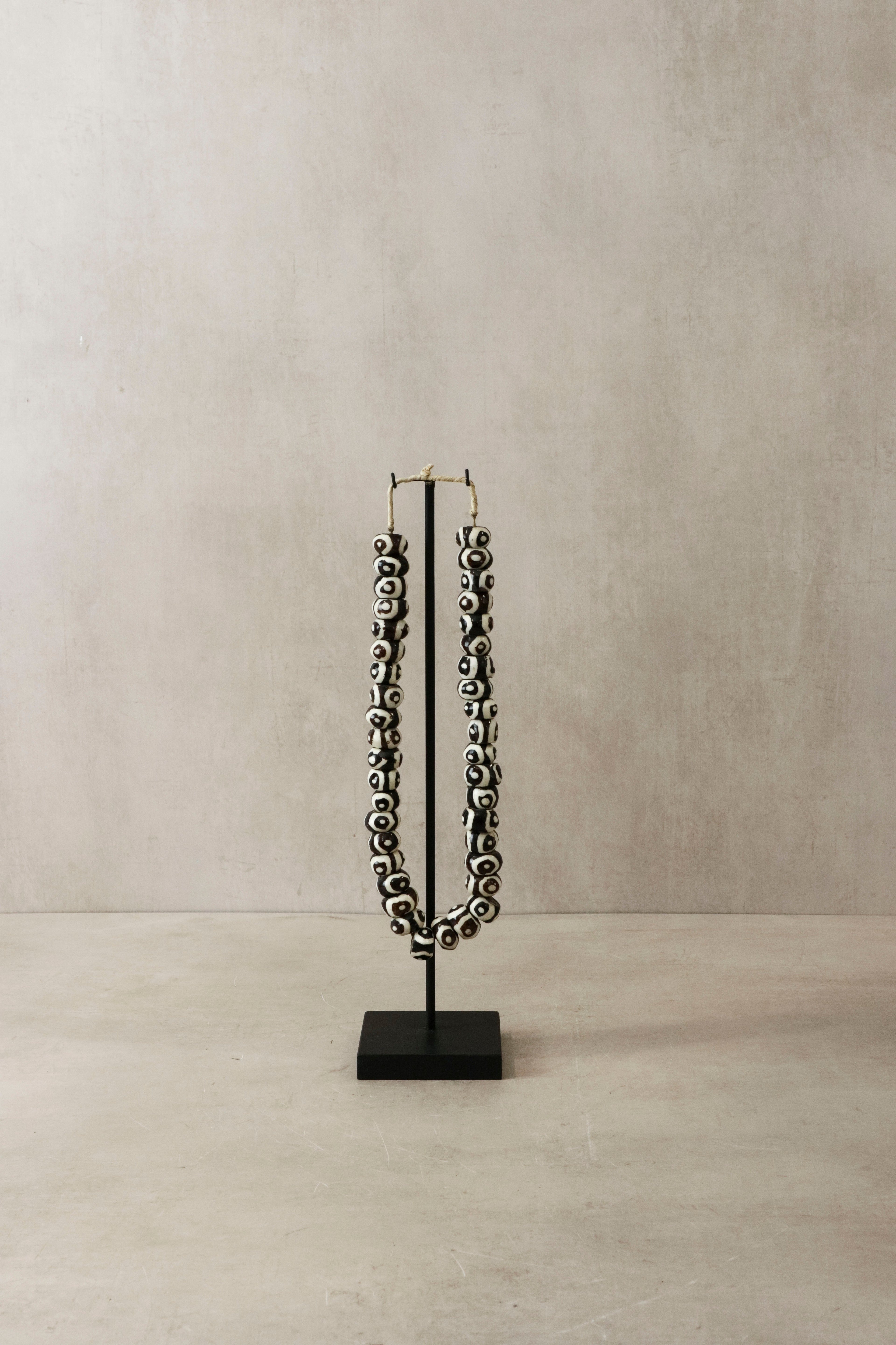 Kenya Beads - Black & White - 80.1