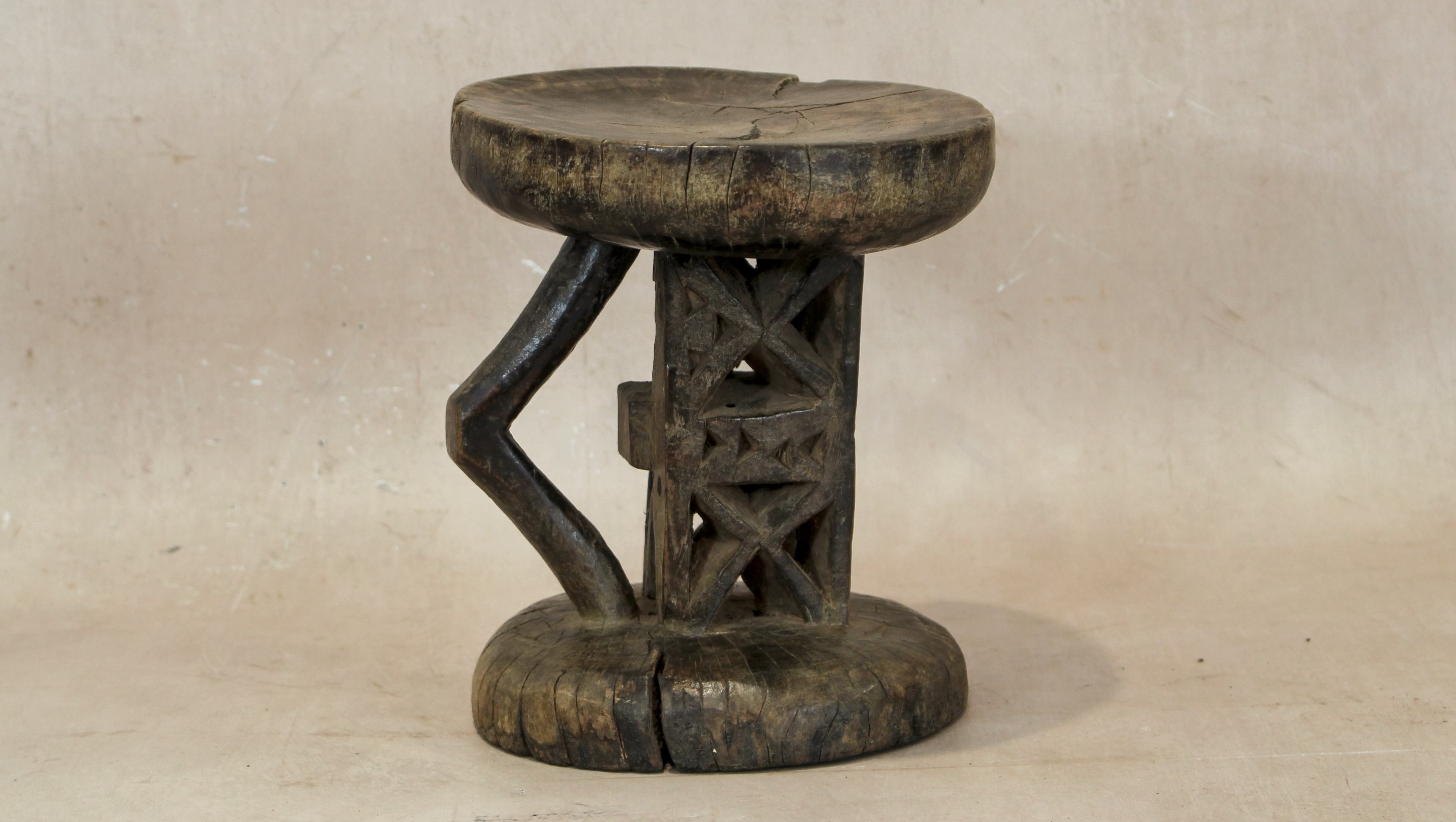 Tonga Stool - 21.1